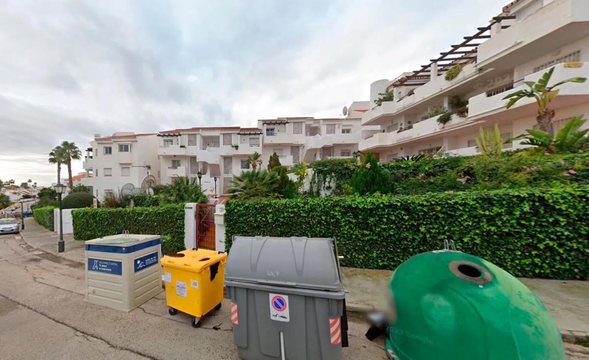Venta de piso en Calle Hinojo, Estepona
photo 1