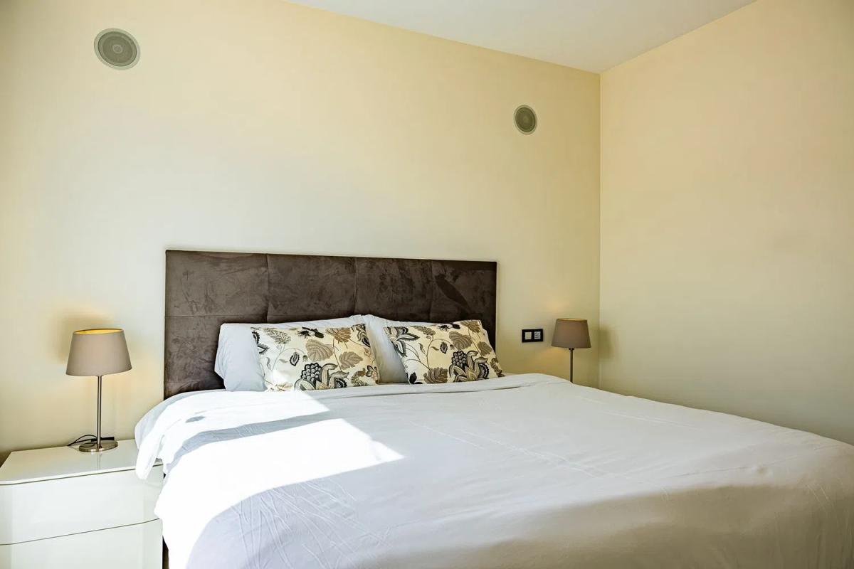 Sale of apartment in Calle Alqueria, Estepona
photo 3