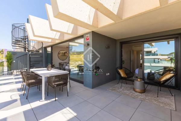 Duplex en venta en Camino del Reloj, 1, Estepona thumbnail 1