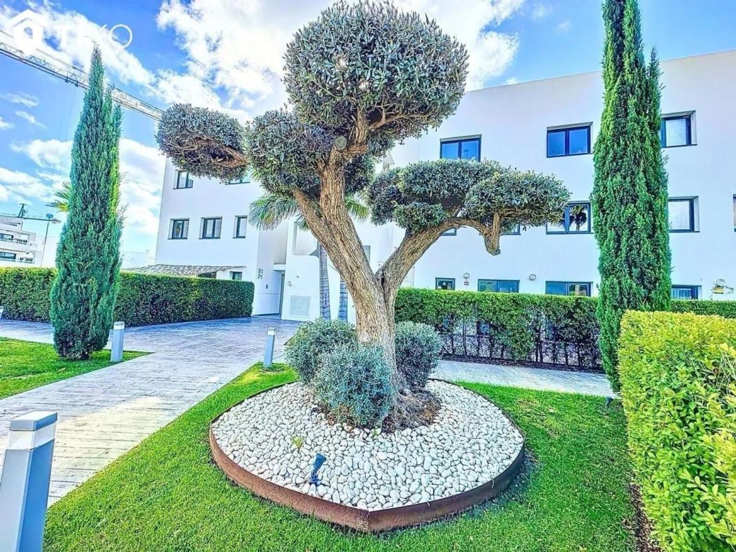 Venta de piso en Calle de la Bahìa, Estepona
photo 5