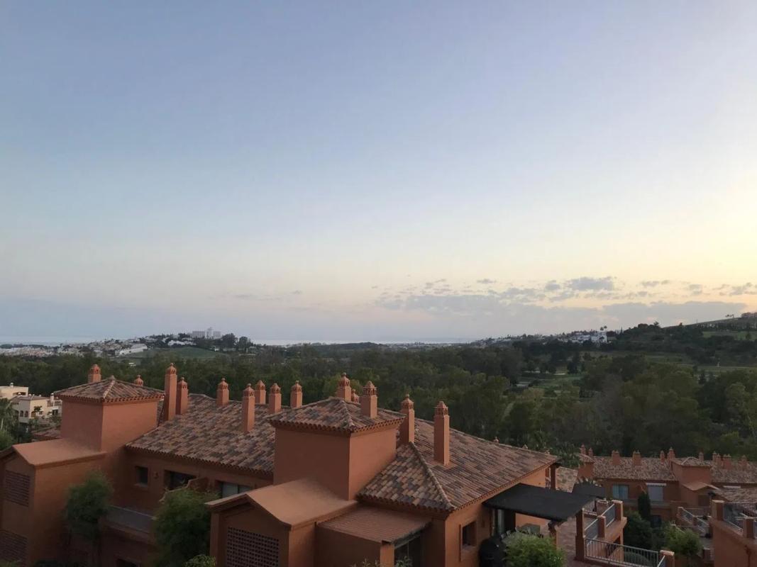Venta de piso en Calle Pico Alcazaba, 21, Estepona
 photo 2