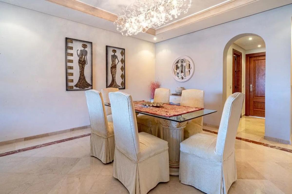 Penthouse sale in Urbanizacion Menara Beach, Estepona photo 3