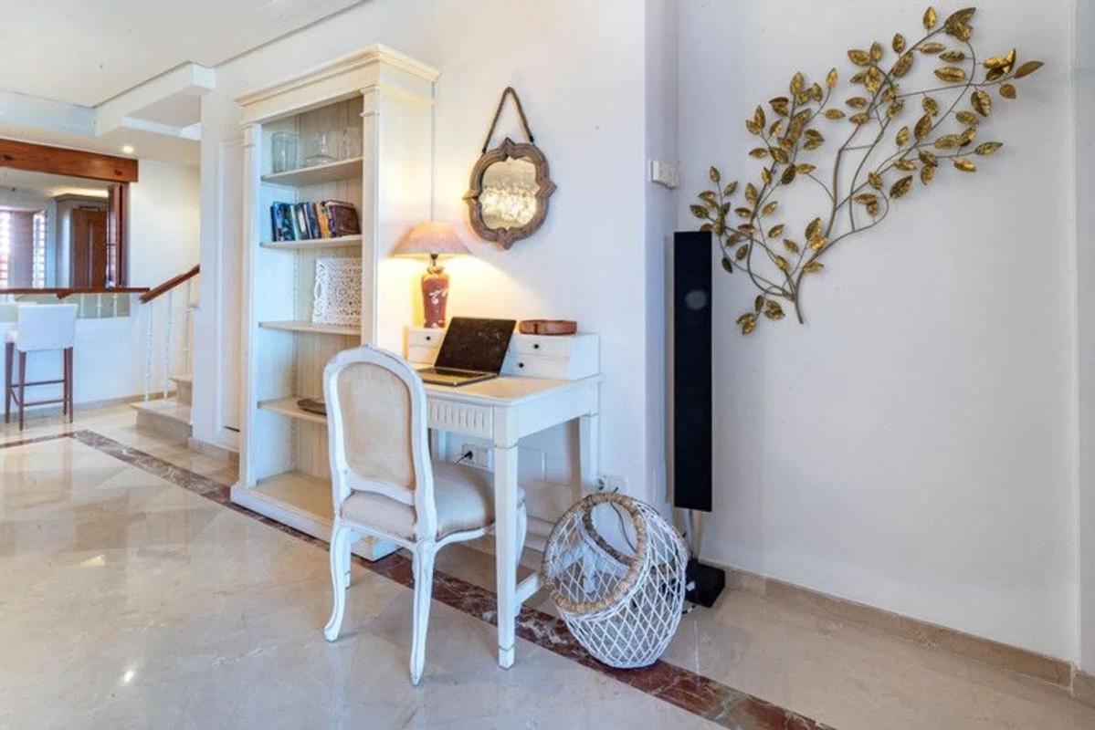 Penthouse sale in Urbanizacion Menara Beach, Estepona photo 4