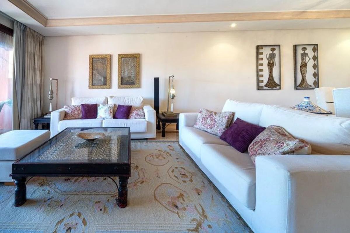 Penthouse sale in Urbanizacion Menara Beach, Estepona photo 5