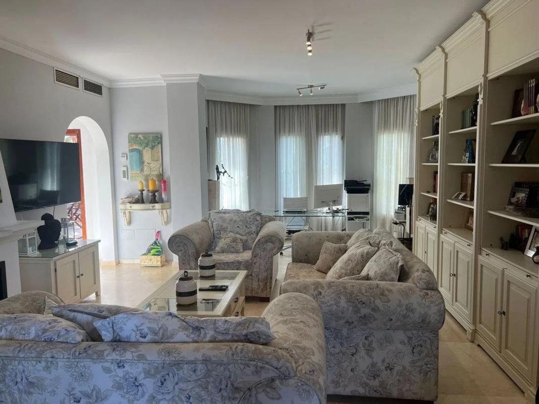 Sprzedaż niezależnego domku jednorodzinnego w Barrio Bel-Air, Estepona photo 4