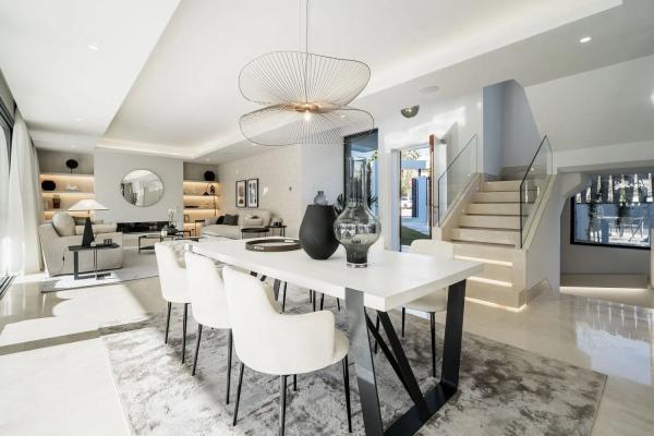 Chalet independiente en venta en Calle Quintana, 4, Estepona thumbnail 1