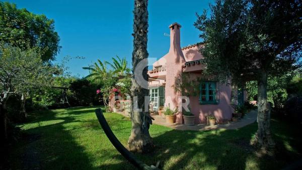 Detached villa for sale in  Diseminado Guadalobon, Estepona photo 1