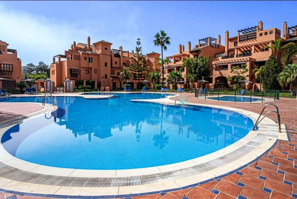 Sprzedaż mieszkania w Avenida Hacienda del Sol, Estepona
 photo 2