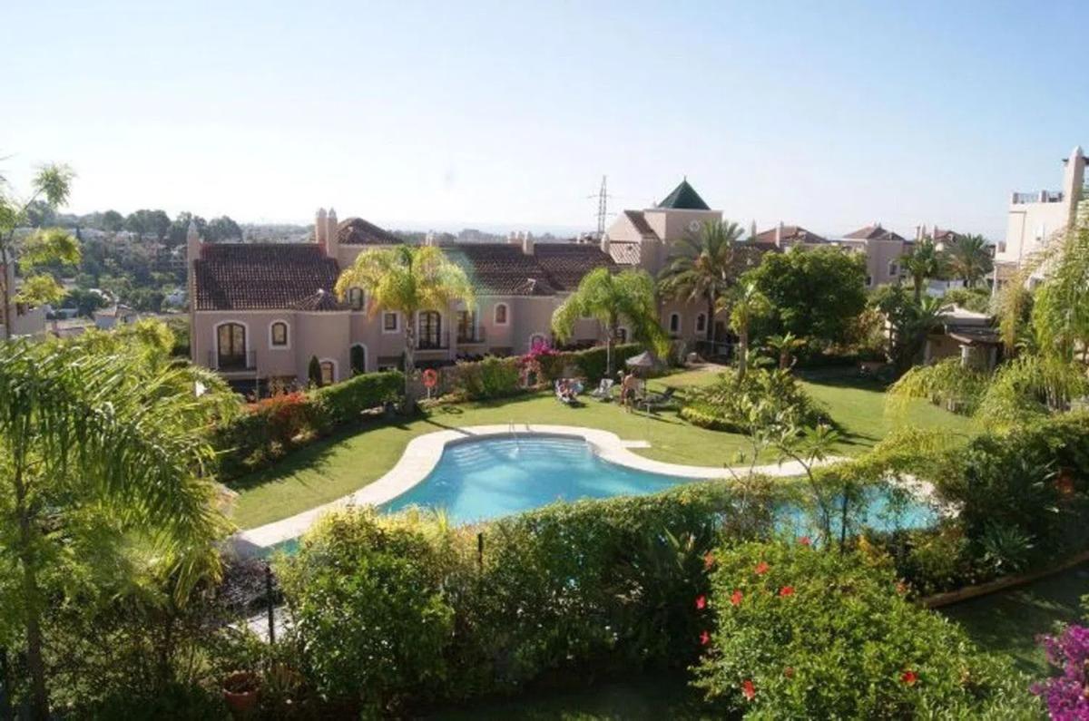 Venta de chalet independiente en Calle Calendula, Estepona
photo 1
