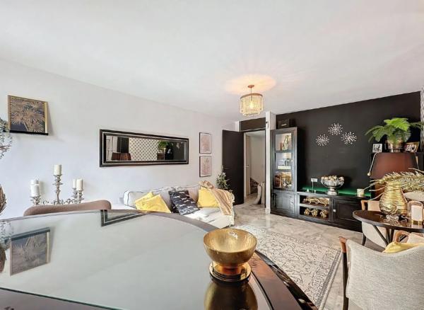 Chalet independiente en venta en Calle Marte, 19, Estepona thumbnail 2