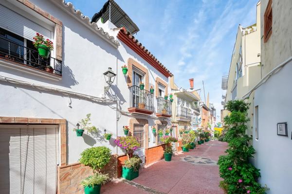 Wolnostojąca willa na sprzedaż w  Barrio Bahía Dorada, Estepona photo 3
