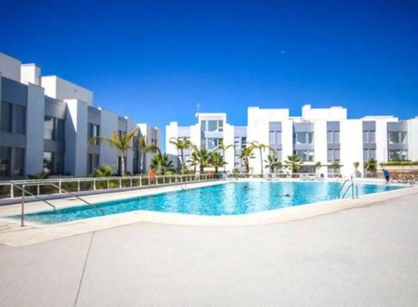 Chalet independiente en venta en Calle Islas Bermudas, 6, Estepona photo 1