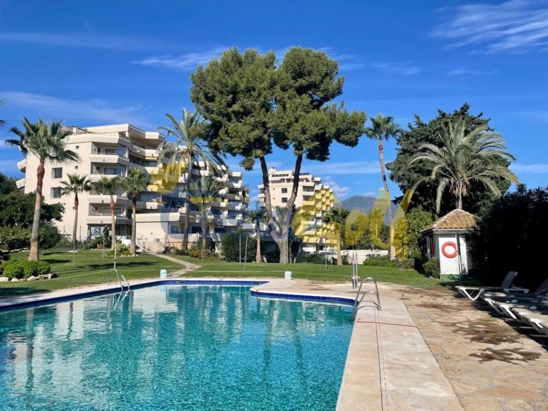 Sprzedaż mieszkania w Calle Aguamarina, 1, Estepona
photo 1