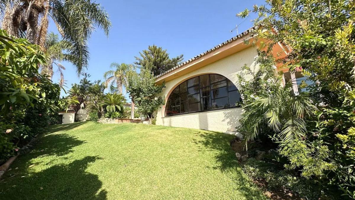 Sprzedaż niezależnego domku jednorodzinnego w  Calle Sierra Nevada, Estepona photo 3