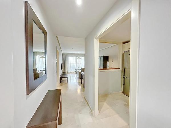 Piso en venta en  Calle Flaminio, Estepona photo 3