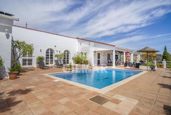 Detached villa for sale in  Camino Nicola, Estepona photo 1