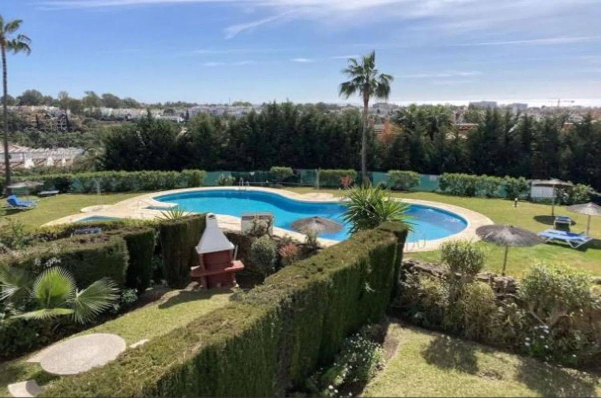 Venta de chalet independiente en Calle Calendula, Estepona
photo 1
