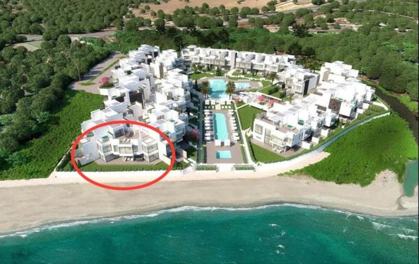 Chalet independiente en venta en  Urbanizacion Playa de Guadalobon, Estepona photo 4