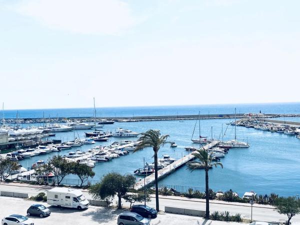 Detached villa for sale in  Barrio Centro, Estepona photo 1