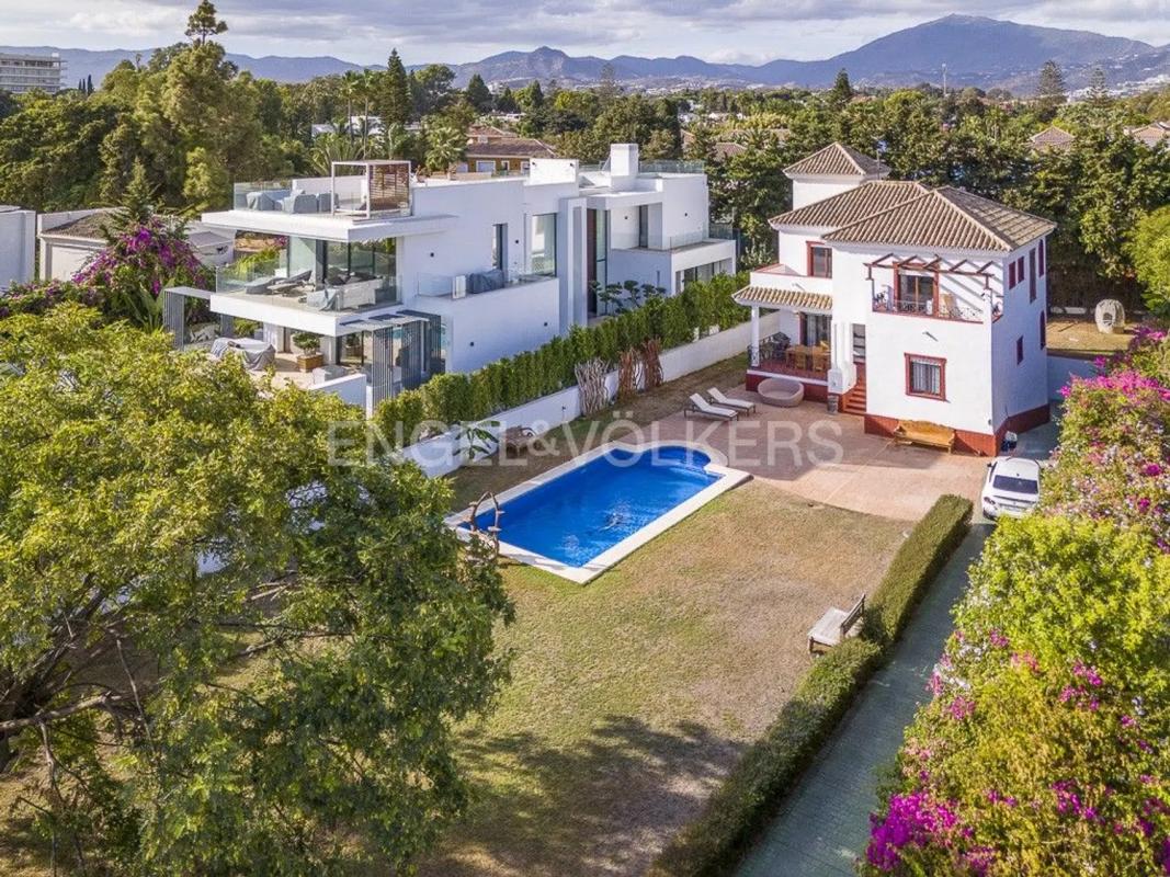 Venta de chalet independiente en Calle Murcia, Estepona
photo 1