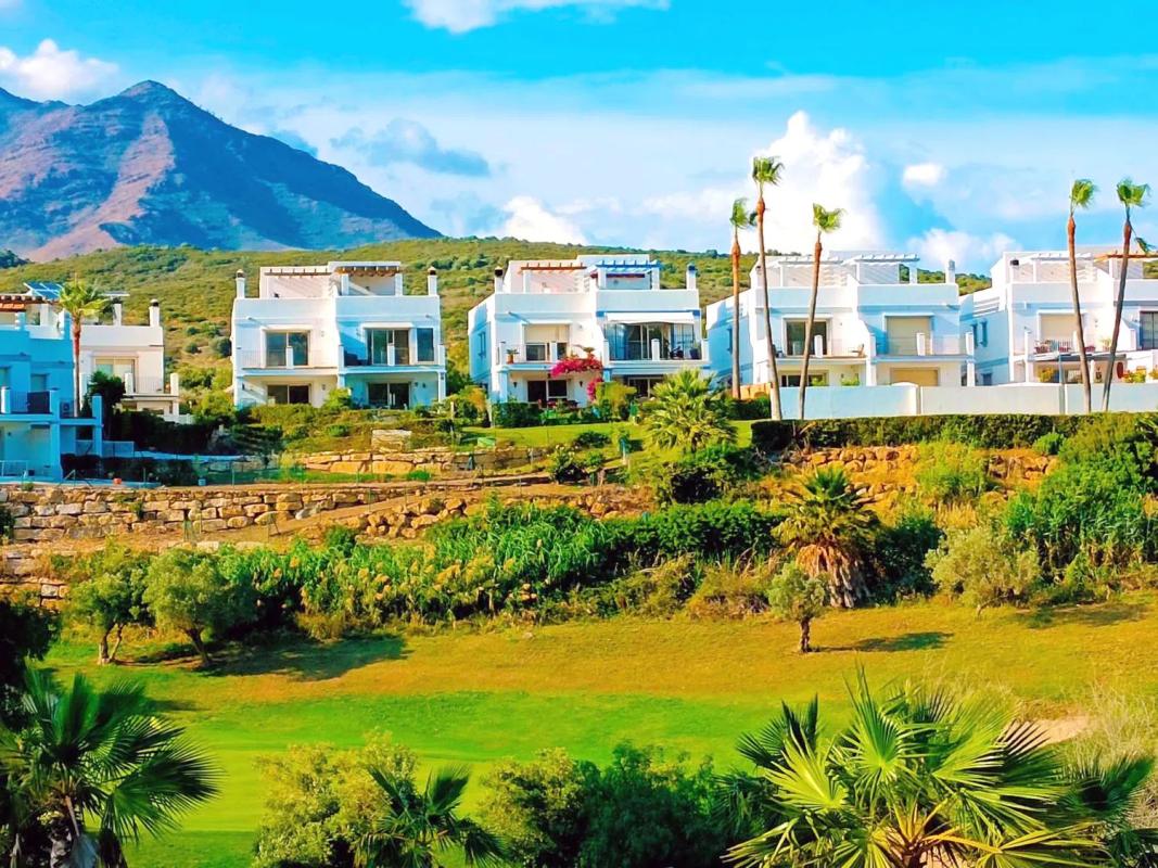 Sprzedaż niezależnego domku jednorodzinnego w Barrio Estepona Golf, Estepona photo 1