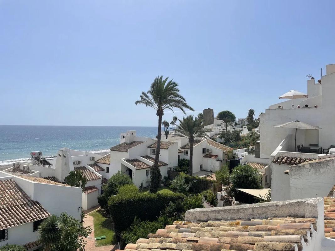 Venta de duplex en Barrio Huerta Nueva, Estepona photo 1