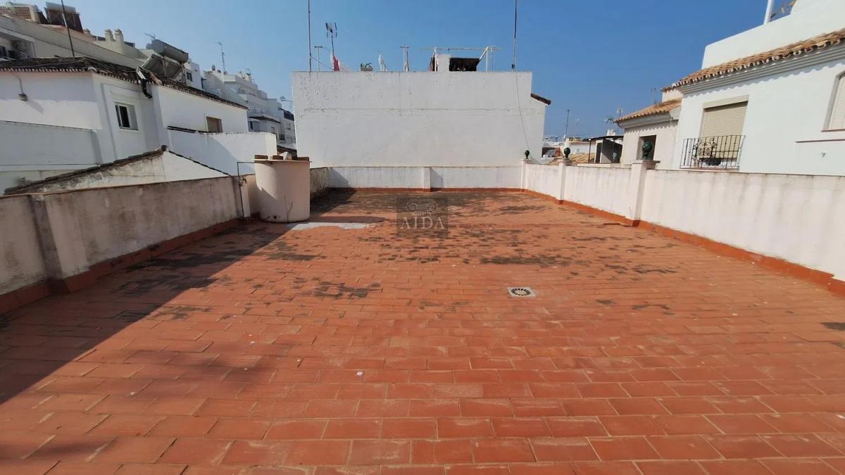 Продажа отдельного шале в  Barrio Centro, Эстепона photo 2
