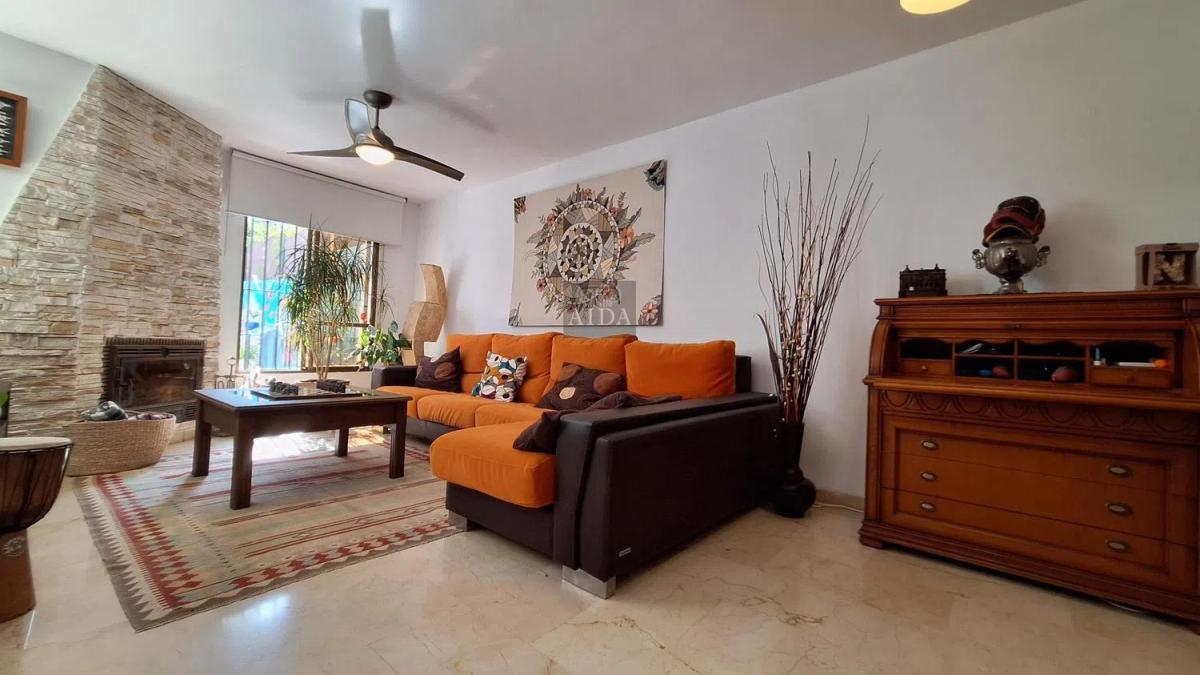 Продажа отдельного шале в  Barrio Puerto de Estepona, Эстепона photo 2