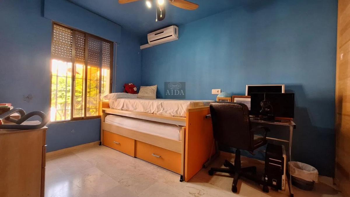Продажа отдельного шале в  Barrio Puerto de Estepona, Эстепона photo 3
