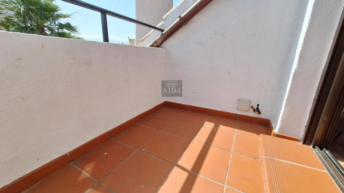 Продажа отдельного шале в  Barrio Puerto de Estepona, Эстепона photo 4