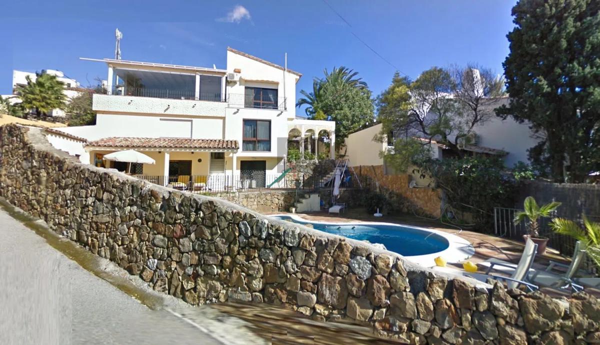 Продажа отдельного шале в Barrio Zona Calvario, Эстепона photo 1