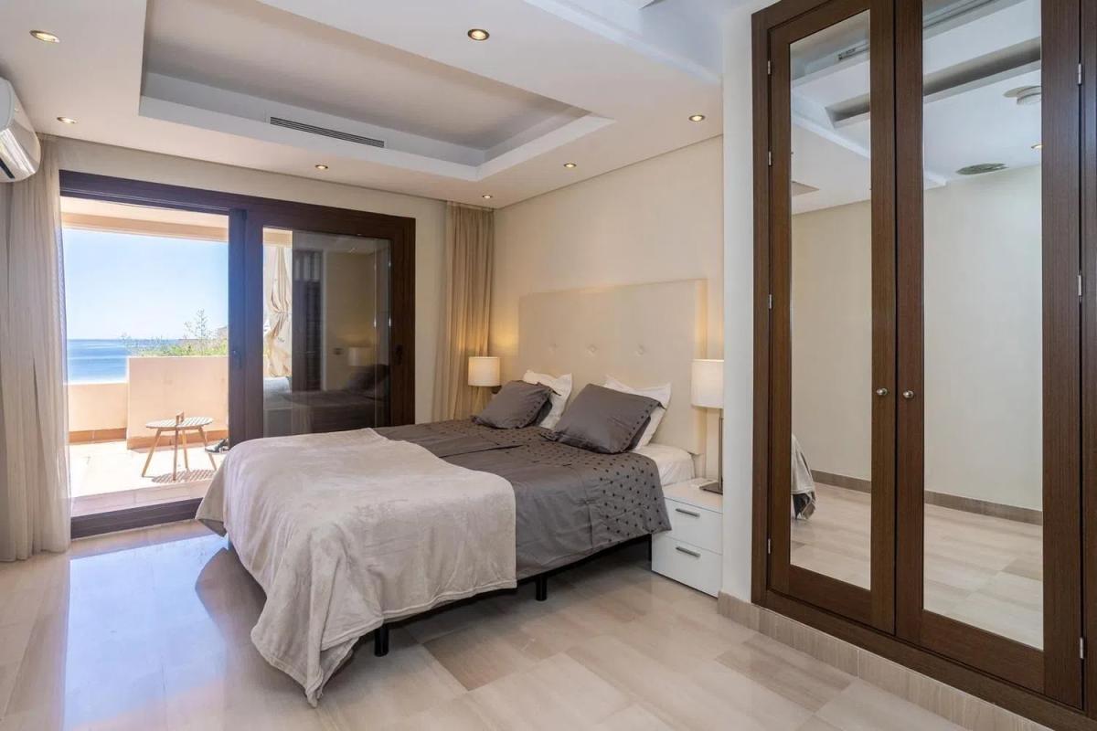 Penthouse sale in  Calle del Mare Nostrum, 42, Estepona photo 5