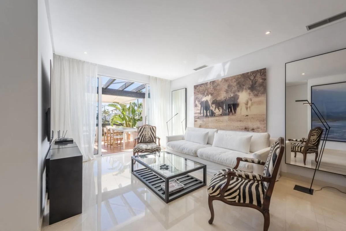 Venta de ático en Barrio Punta Plata, Estepona photo 2