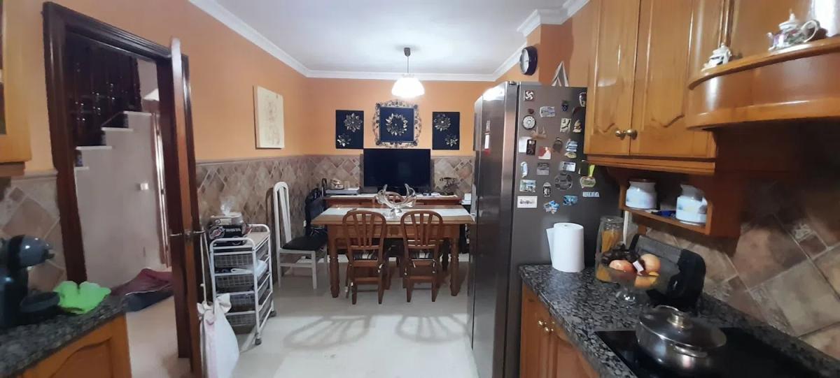 Продажа отдельного шале в  Calle Alextebuna, 21, Эстепона photo 3
