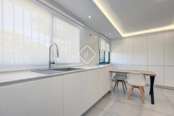 Коттедж на продажу в  Calle Mozart, Эстепона photo 4