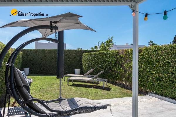 Wolnostojąca willa na sprzedaż w Calle Quintana, 2, Estepona photo 1