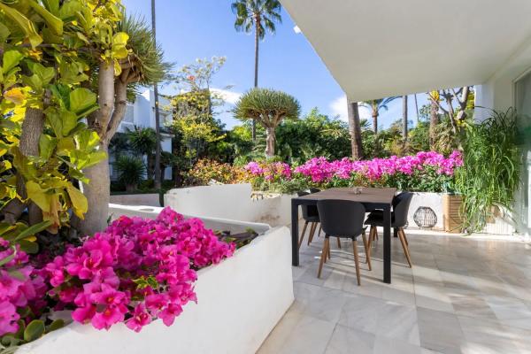 Piso en venta en  Alcazaba beach s/n, Estepona photo 2