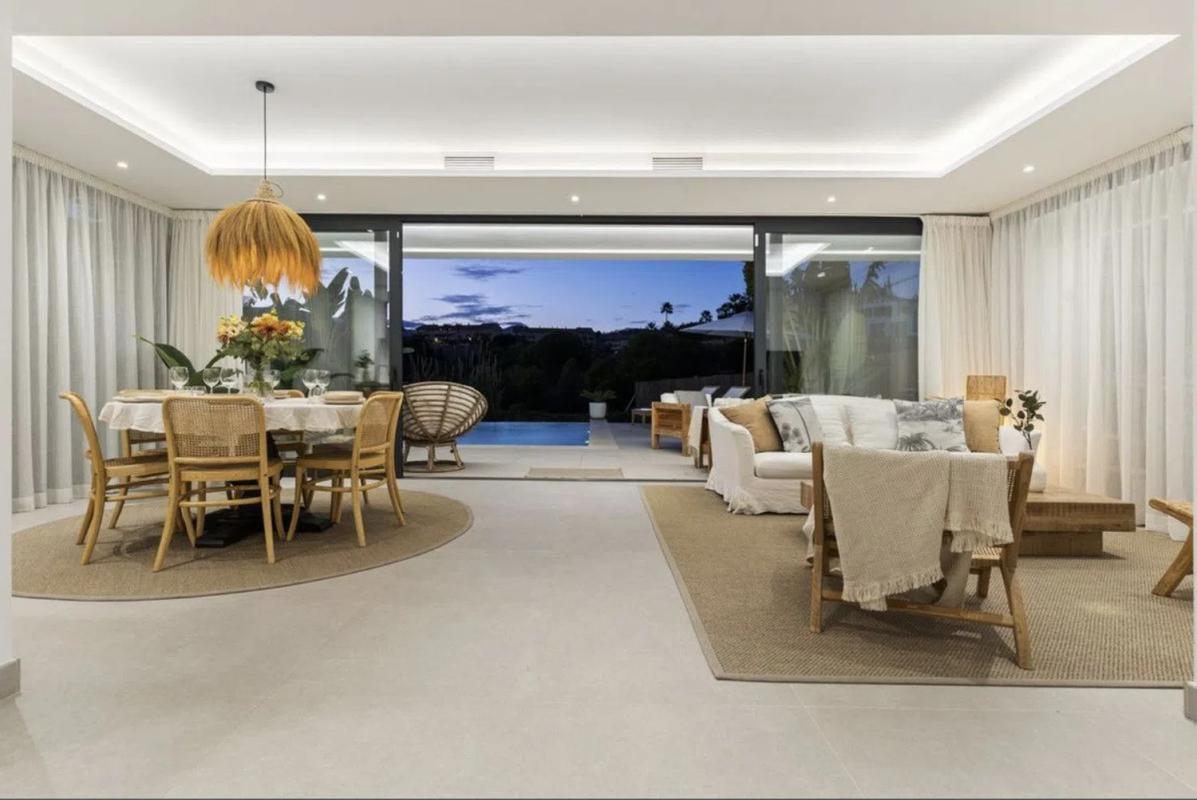 Продажа отдельного шале в  Calle La Resina Golf, 4, Эстепона photo 3