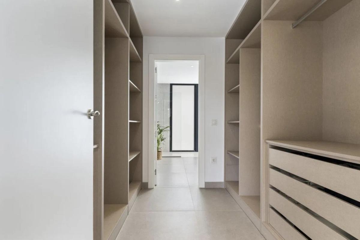 Продажа отдельного шале в  Calle La Resina Golf, 4, Эстепона photo 4