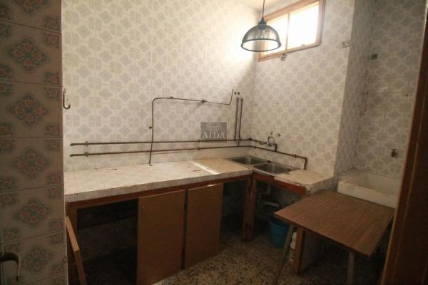 Chalet independiente en venta en Barrio Centro, Estepona thumbnail 2