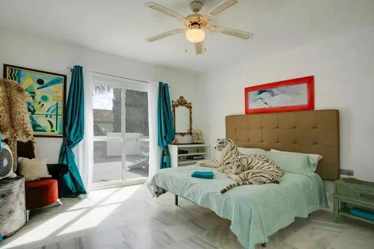 Продажа отдельного шале в Barrio Estepona Golf, Эстепона photo 4