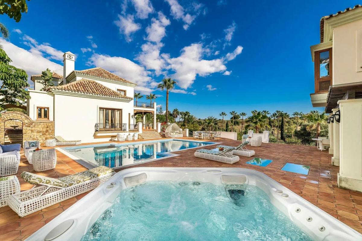Venta de chalet independiente en Barrio Paraiso-Barronal, Estepona
photo 4