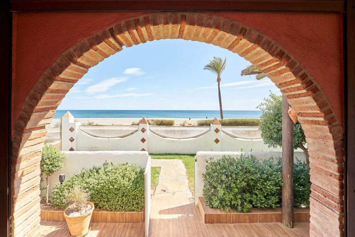 Sale of independent chalet in Calle Tranquila, Estepona
photo 2