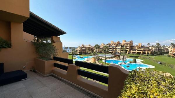 Продажа квартиры в Calle del Mare Nostrum, 159, Эстепона photo 1