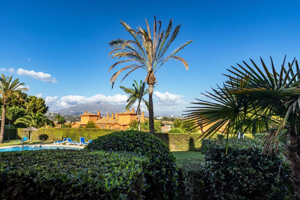 Venta de piso en Calle Pico Alcazaba, 21, Estepona
photo 1