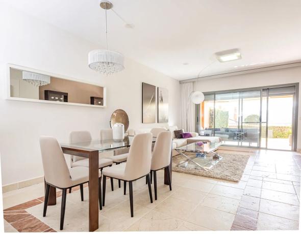 Apartment for sale in Calle Pico Alcazaba, 21, Estepona thumbnail 1