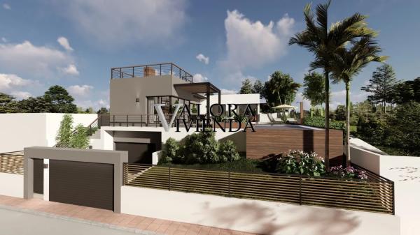 Chalet independiente en venta en  Calle Cuba Bajo, Estepona photo 1