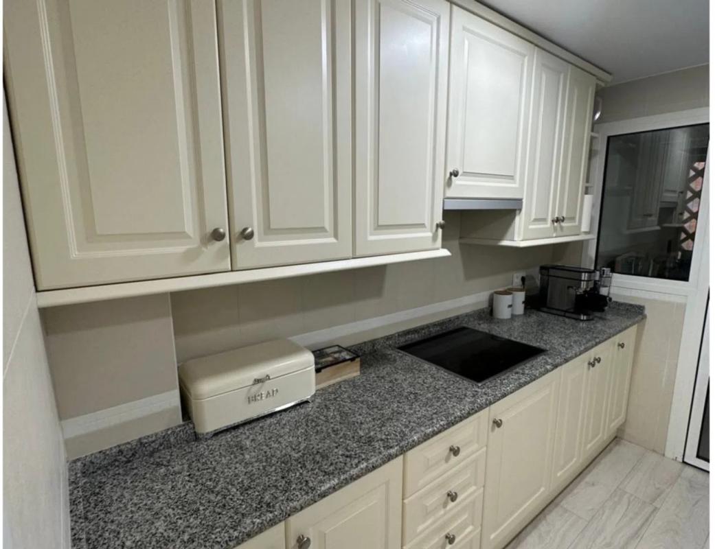 Sale of apartment in Barrio Nueva Atalaya, Estepona
photo 5