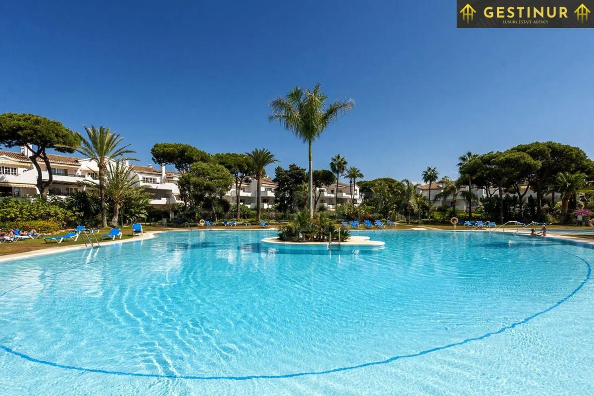 Sprzedaż mieszkania w Avenida de la Peseta, 10, Estepona
photo 1