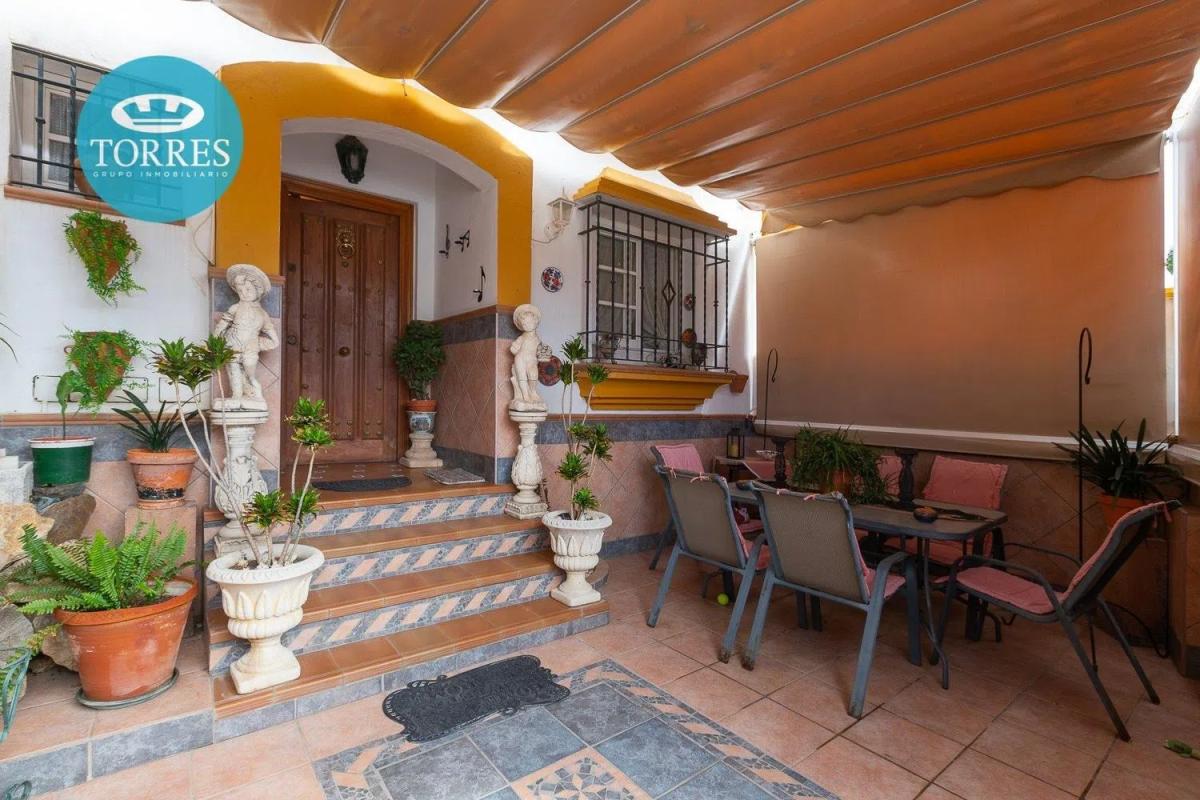 Sale of independent chalet in Calle Alextebuna, Estepona
 photo 2